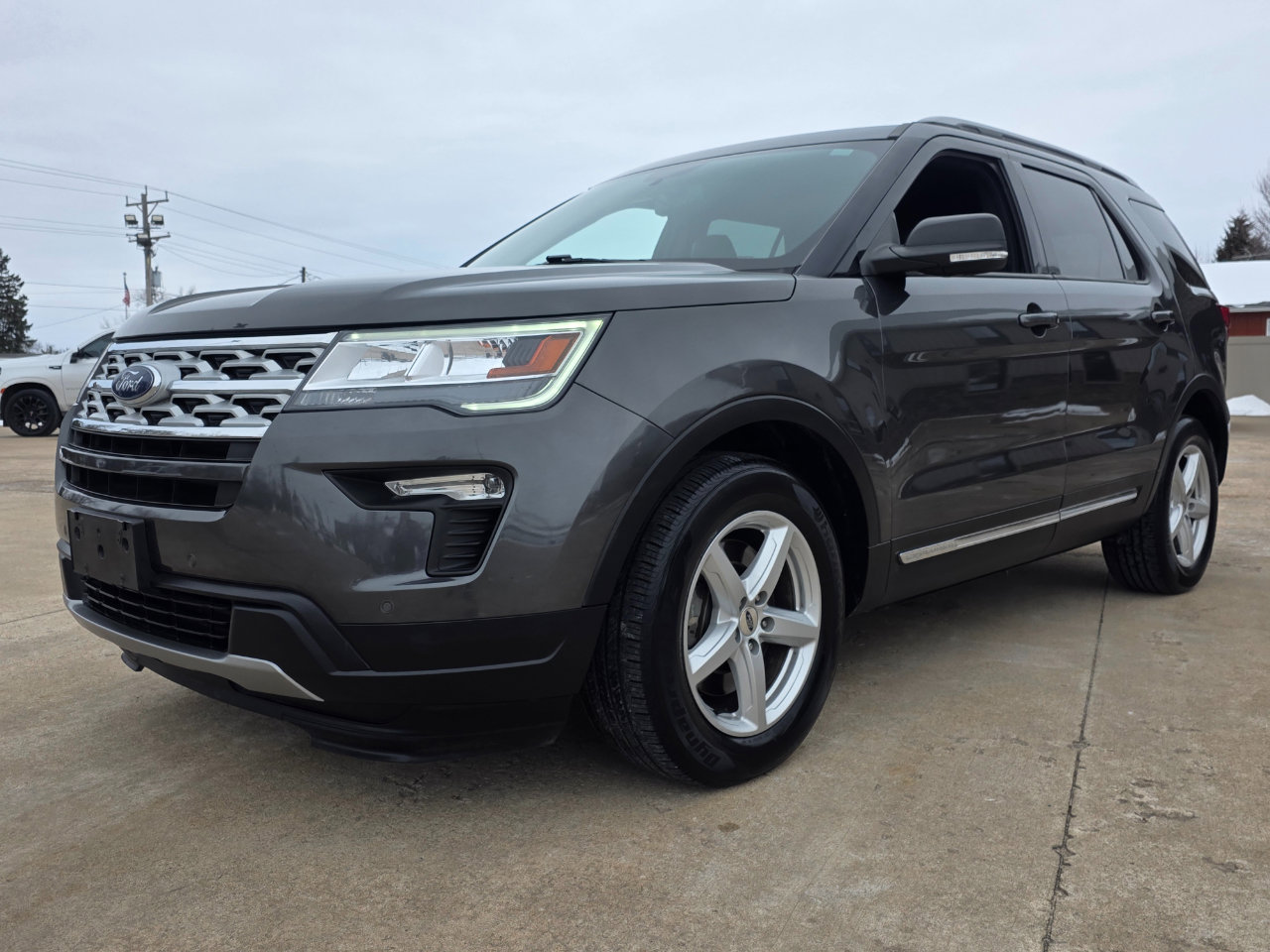Used 2019 Ford Explorer XLT w/ Equipment Group 202A image 2