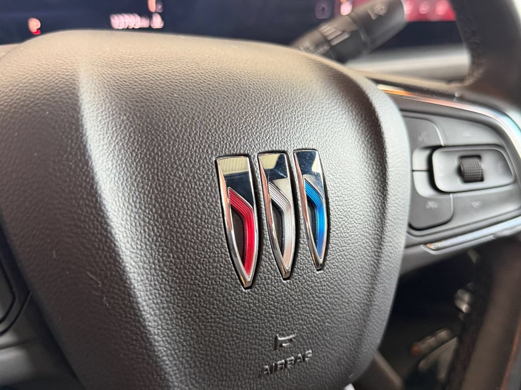 Used 2025 Buick Envista Avenir FWD image 32