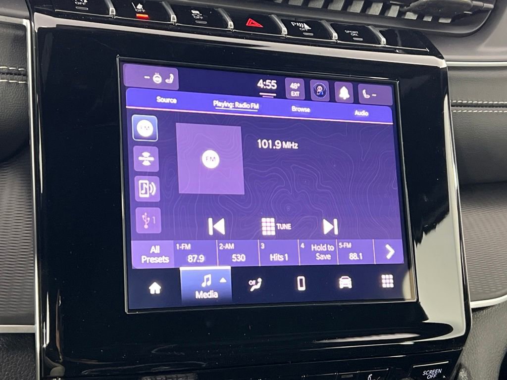 New 2025 Jeep Grand Cherokee Laredo w/ Luxury Tech Group I RWD image 30