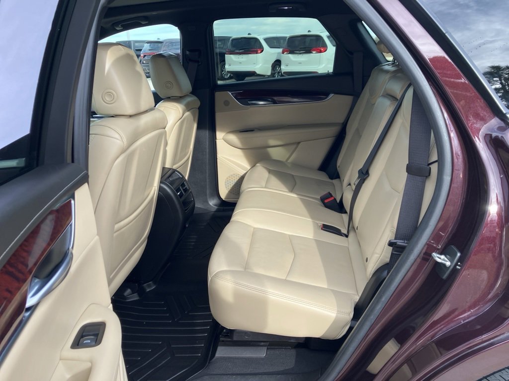 Used 2017 Cadillac XT5 Luxury image 10