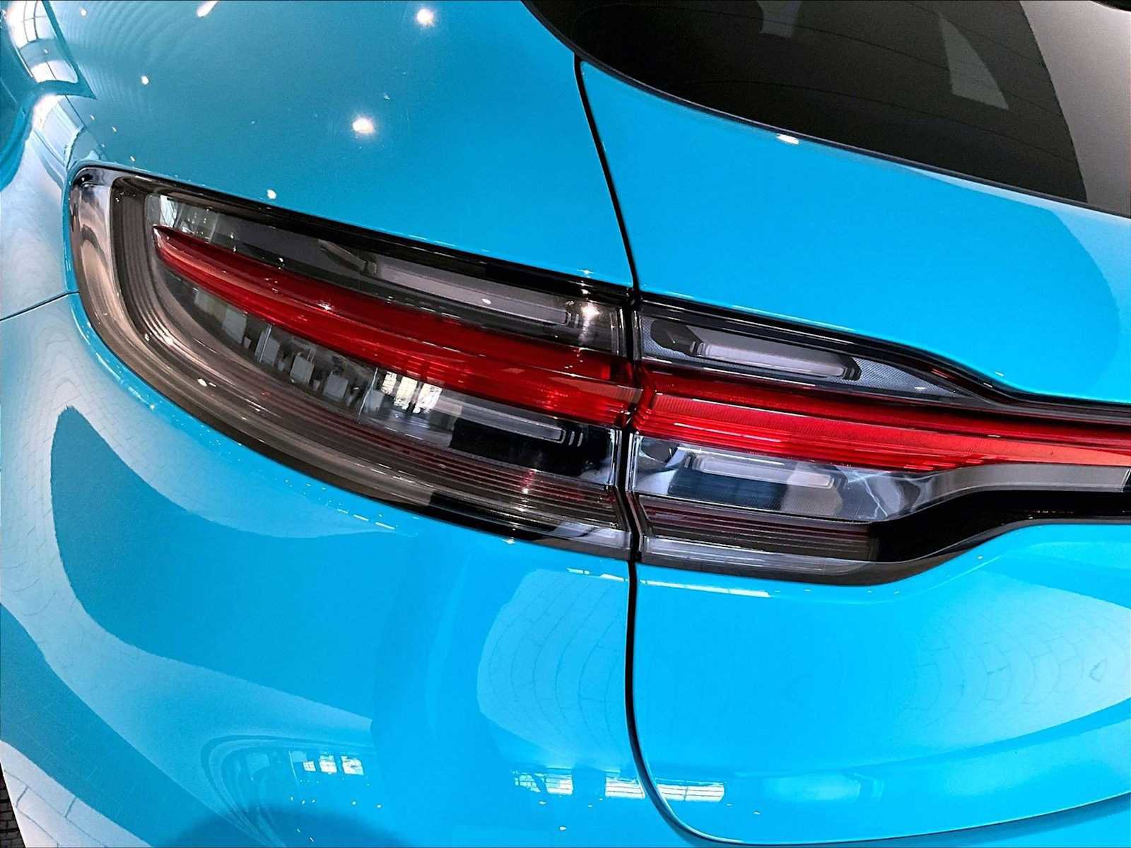 Used 2022 Porsche Macan image 34