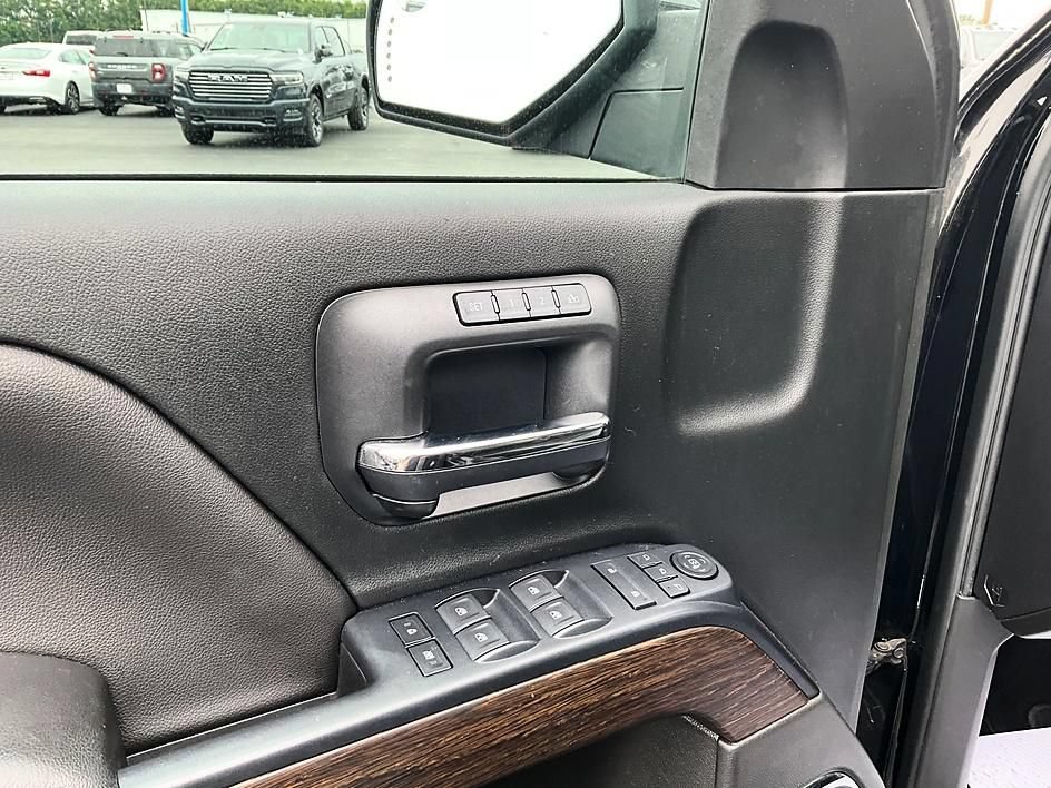 Used 2017 GMC Sierra 1500 Denali AWD/4WD image 13
