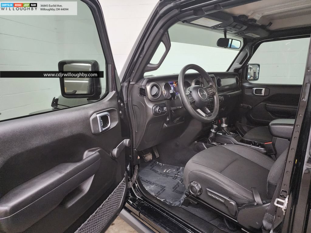 Used 2023 Jeep Wrangler Unlimited Sport AWD/4WD image 10