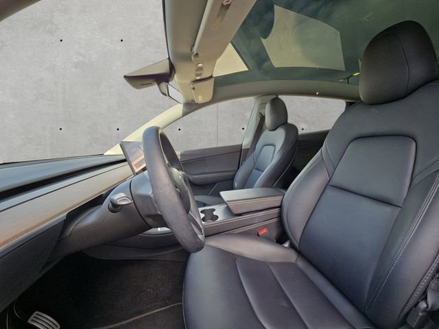 Used 2022 Tesla Model Y Performance image 19