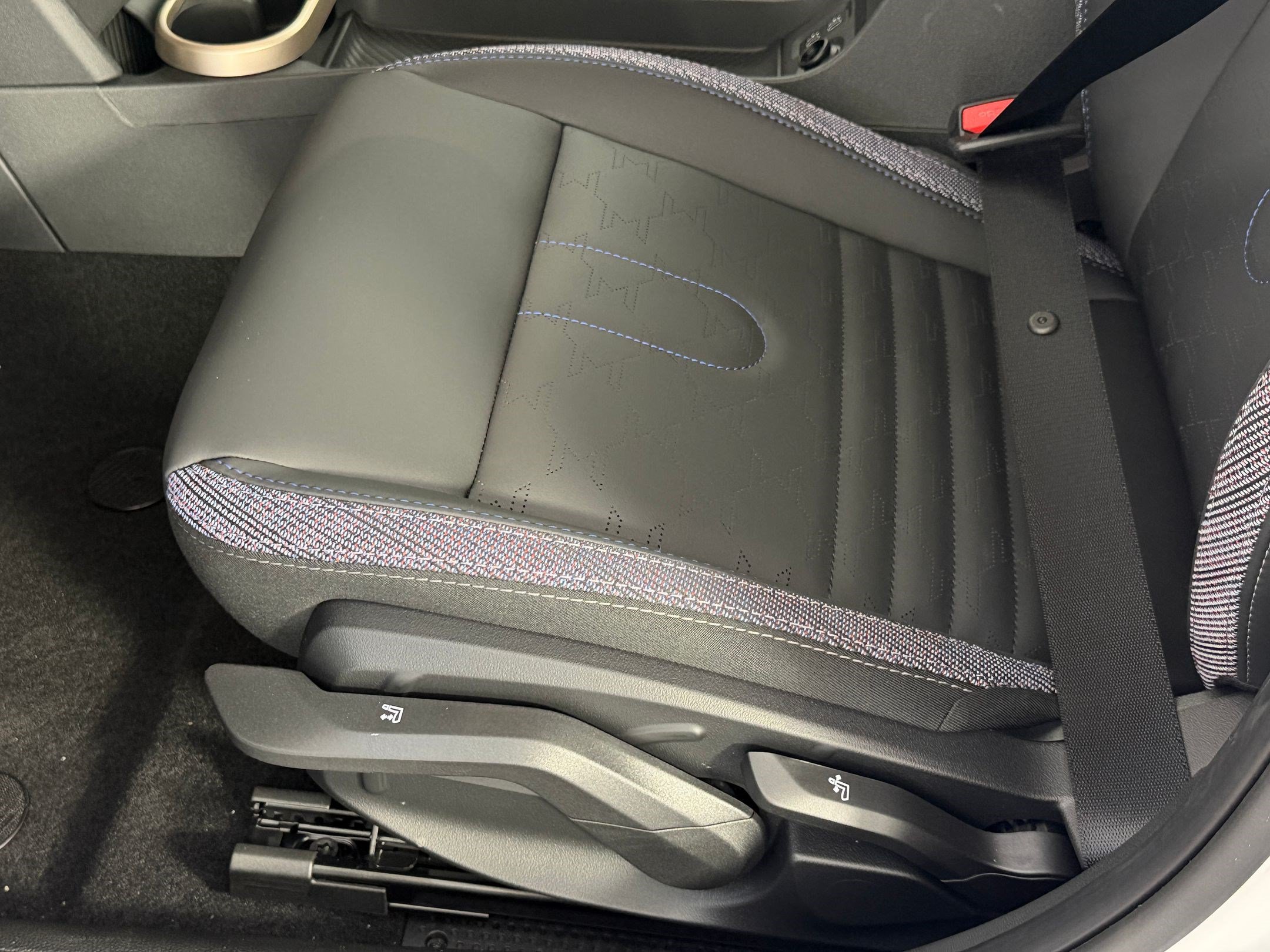 Used 2026 MINI Cooper S FWD image 13