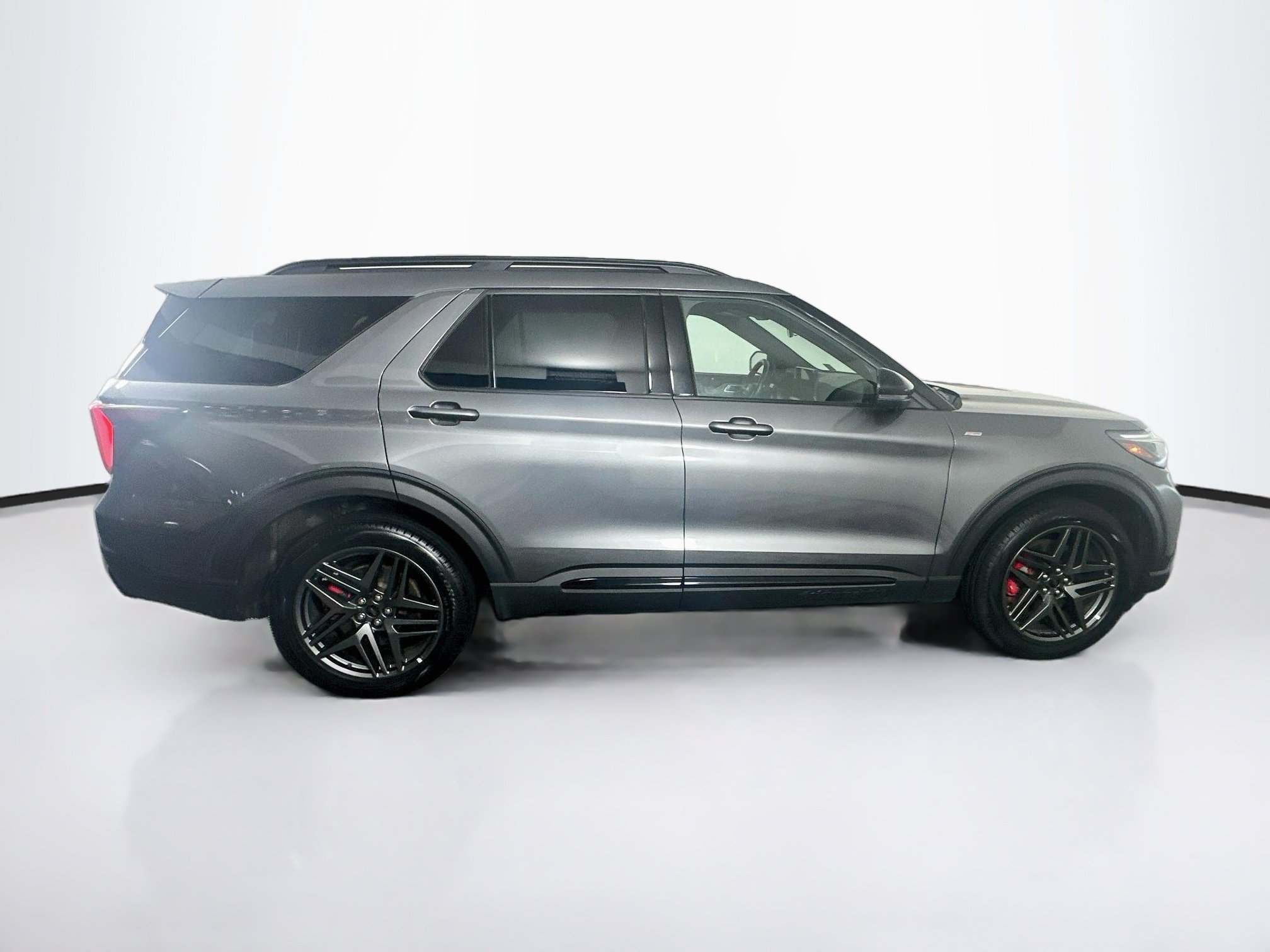 Used 2025 Ford Explorer ST-Line w/ ST-Line Street Pack AWD/4WD image 10
