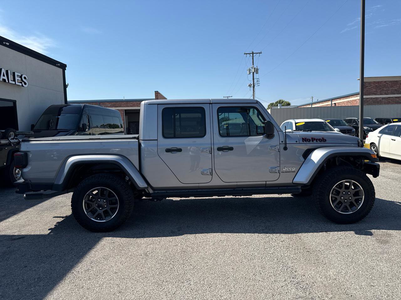Used 2020 Jeep Gladiator Overland AWD/4WD image 6
