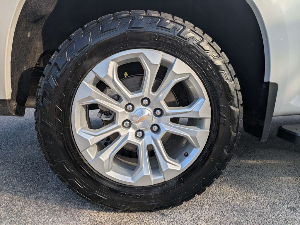 Used 2025 Chevrolet Silverado 1500 LTZ AWD/4WD image 12