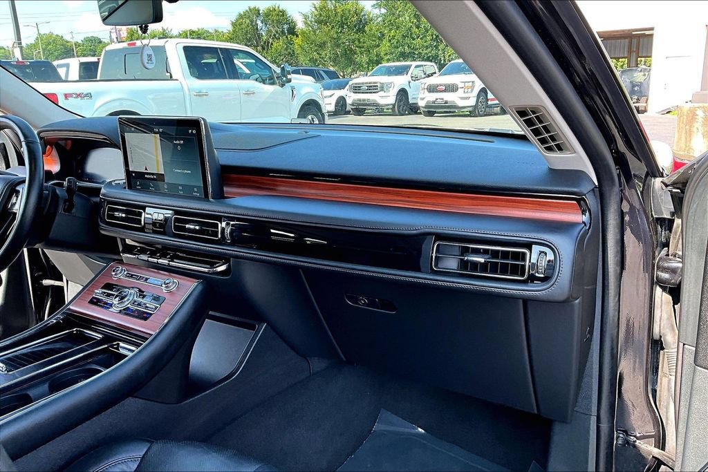 Used 2024 Lincoln Aviator Reserve AWD/4WD image 28