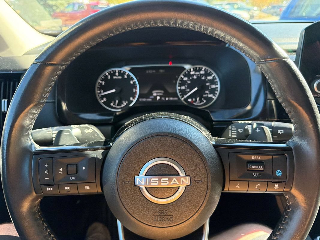 Used 2022 Nissan Pathfinder SV AWD/4WD image 29