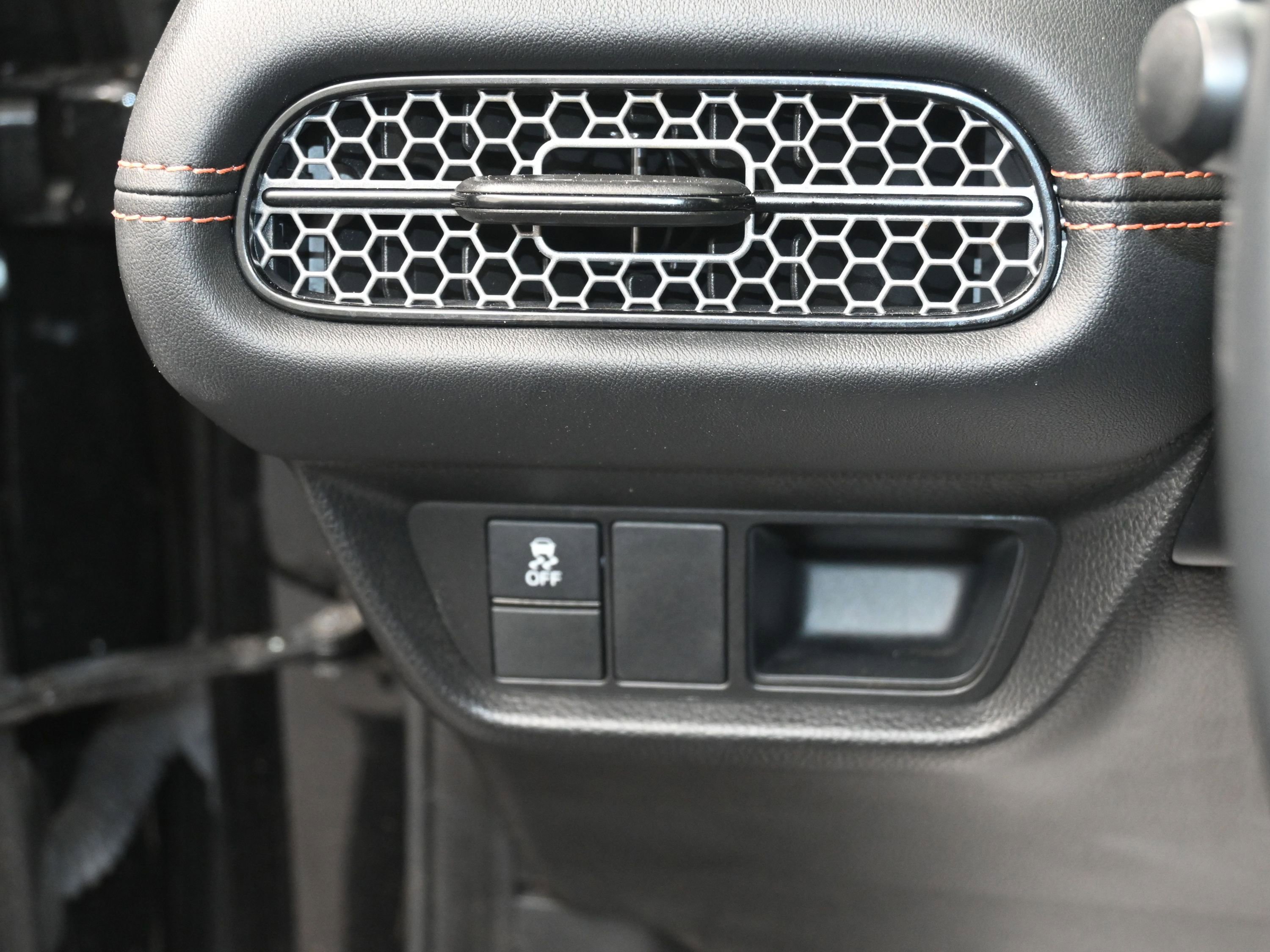 Used 2024 Honda HR-V Sport image 19