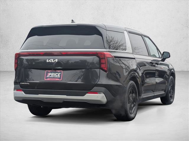 Used 2025 Kia Carnival image 5