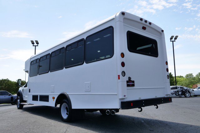 Used 2017 Ford F550 2WD Regular Cab Super Duty image 5