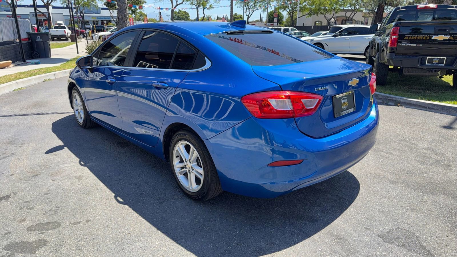 Used 2017 Chevrolet Cruze LT w/ Convenience Package image 6