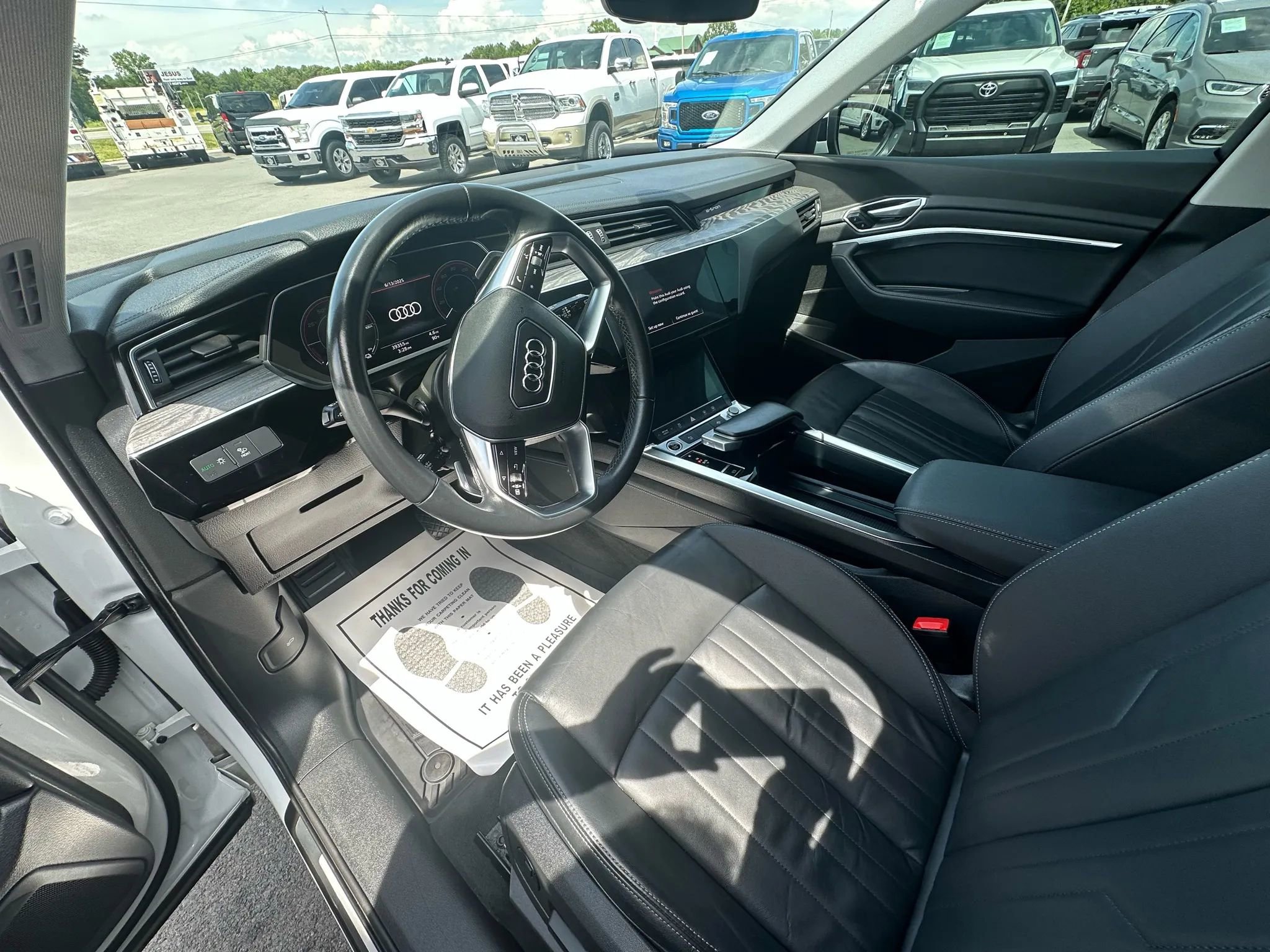 Used 2022 Audi e-tron Premium w/ Convenience Plus Package image 6