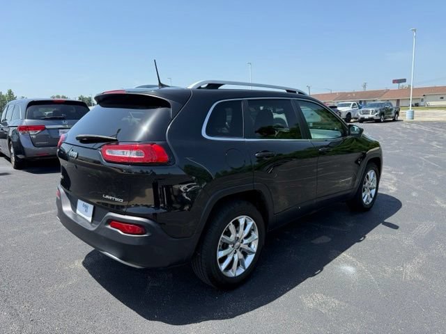 Used 2016 Jeep Cherokee Limited AWD/4WD image 7