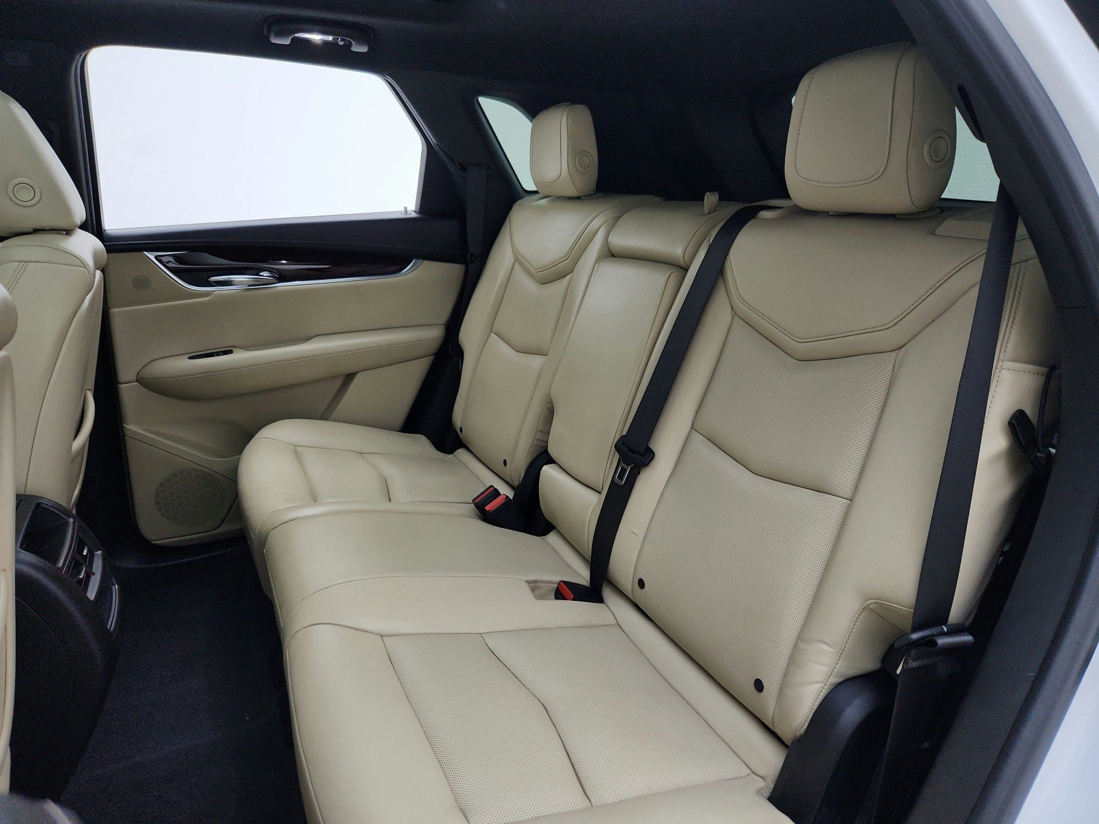 Used 2017 Cadillac XT5 Luxury w/ Driver Awareness Package FWD image 27