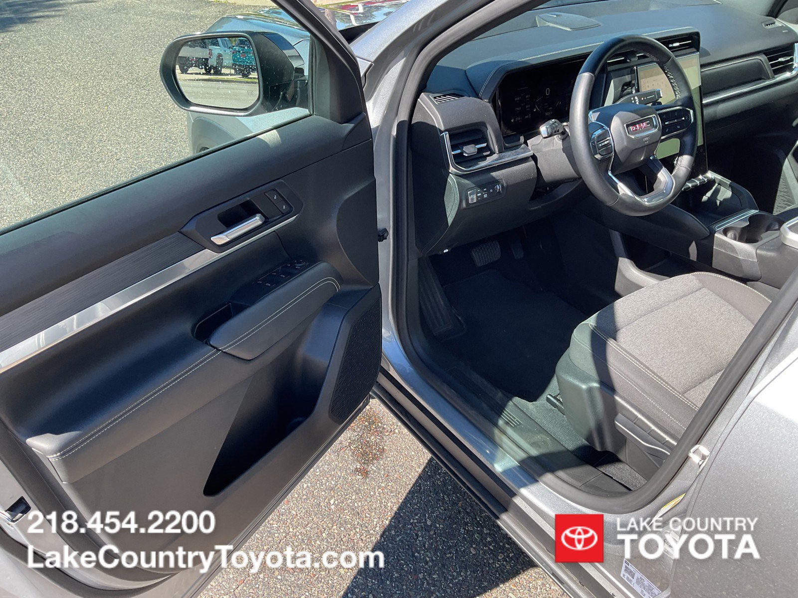 Used 2025 GMC Terrain Elevation AWD/4WD image 13