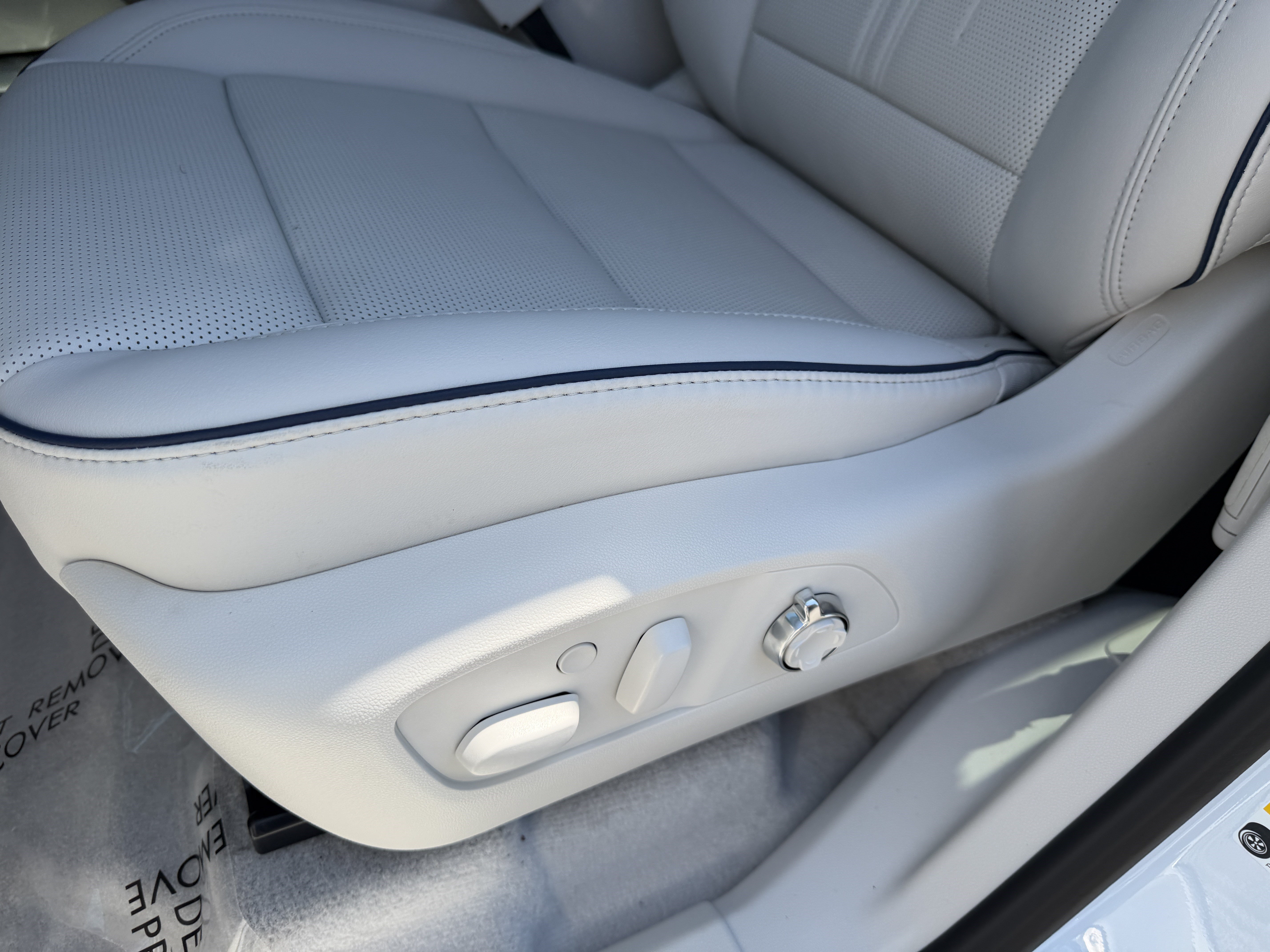 New 2026 Buick Enclave Avenir w/ Super Cruise Package FWD image 15