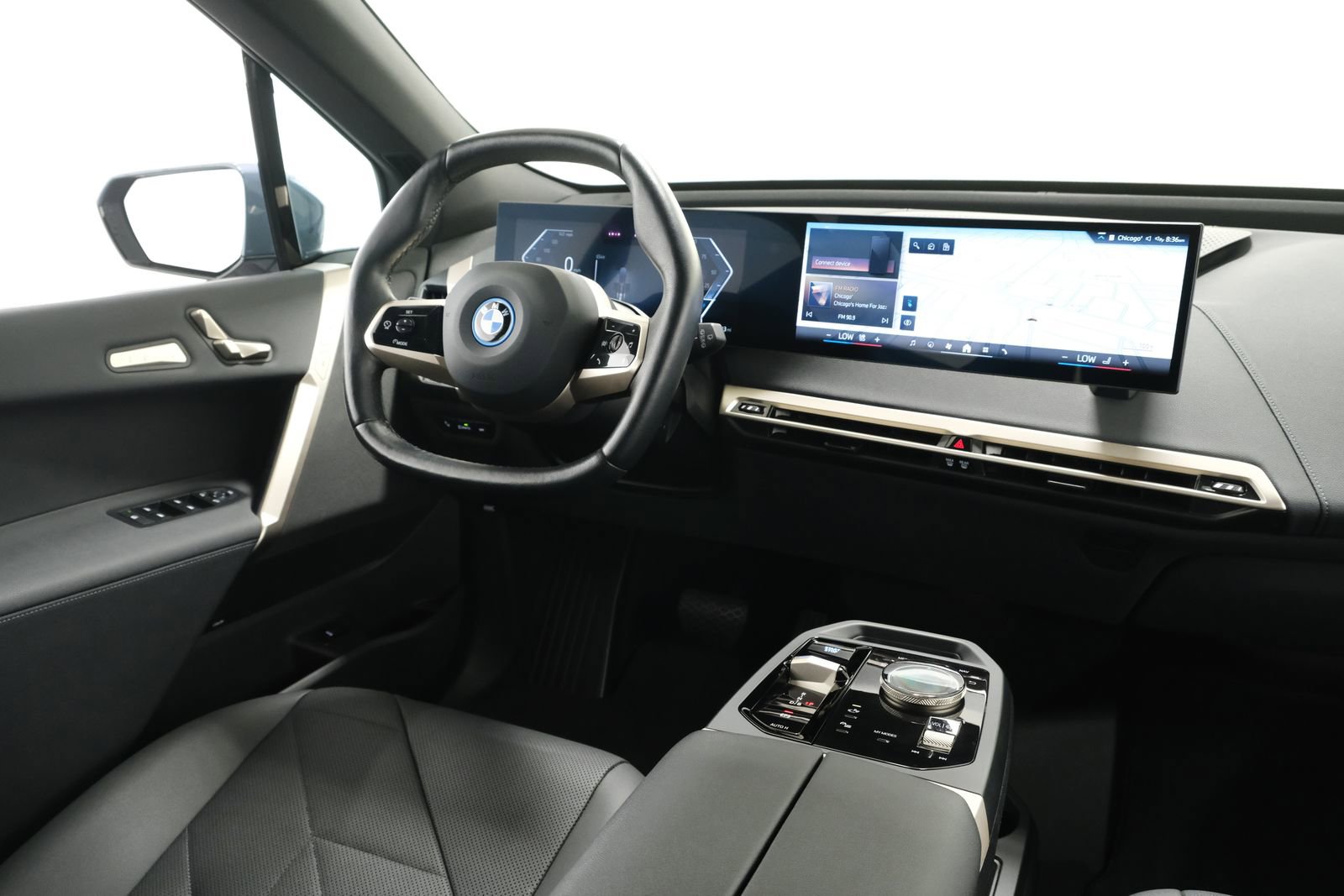 Used 2024 BMW iX xDrive50 w/ Premium Package AWD/4WD image 10