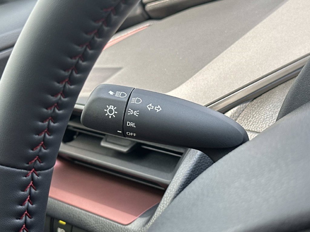 New 2027 Toyota Prius Plug-In Hybrid FWD image 31