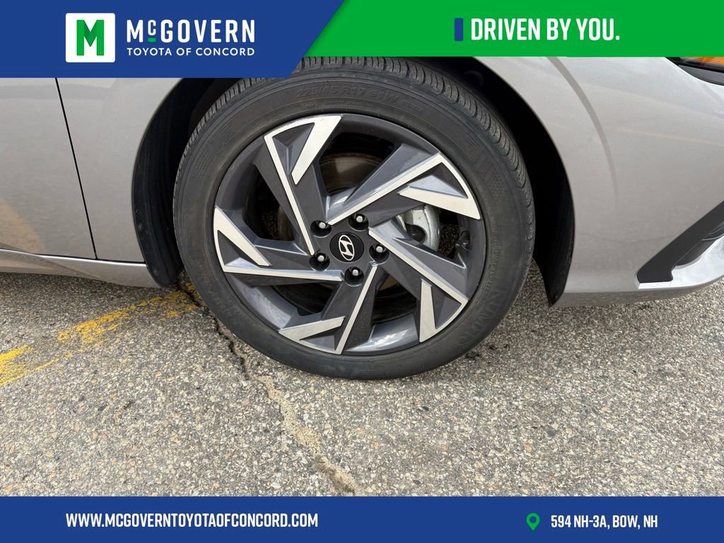 Used 2025 Hyundai Elantra Sport image 32