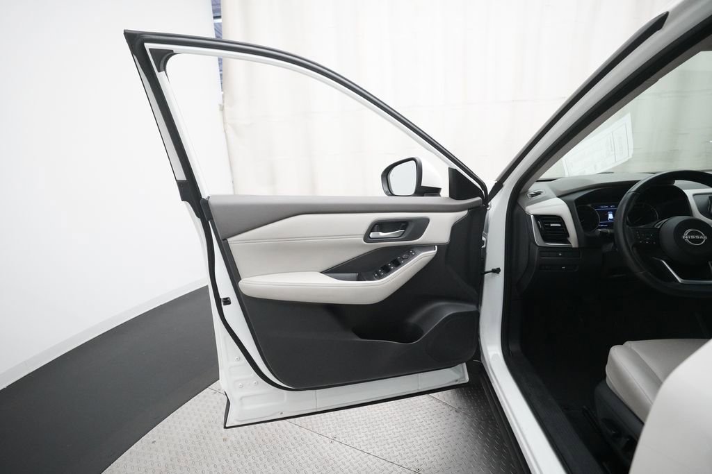 Used 2023 Nissan Rogue SV w/ SV Premium Package AWD/4WD image 28