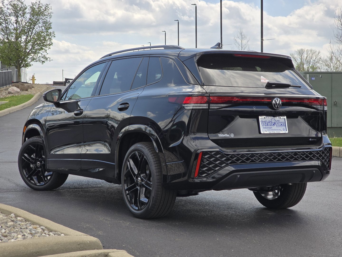 New 2026 Volkswagen Tiguan SE R-Line AWD/4WD image 10