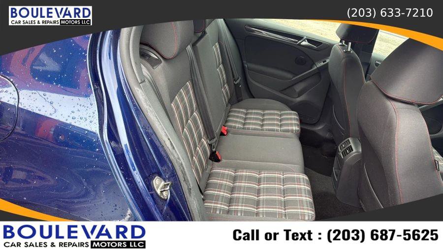 Used 2013 Volkswagen Golf 4-Door FWD image 32