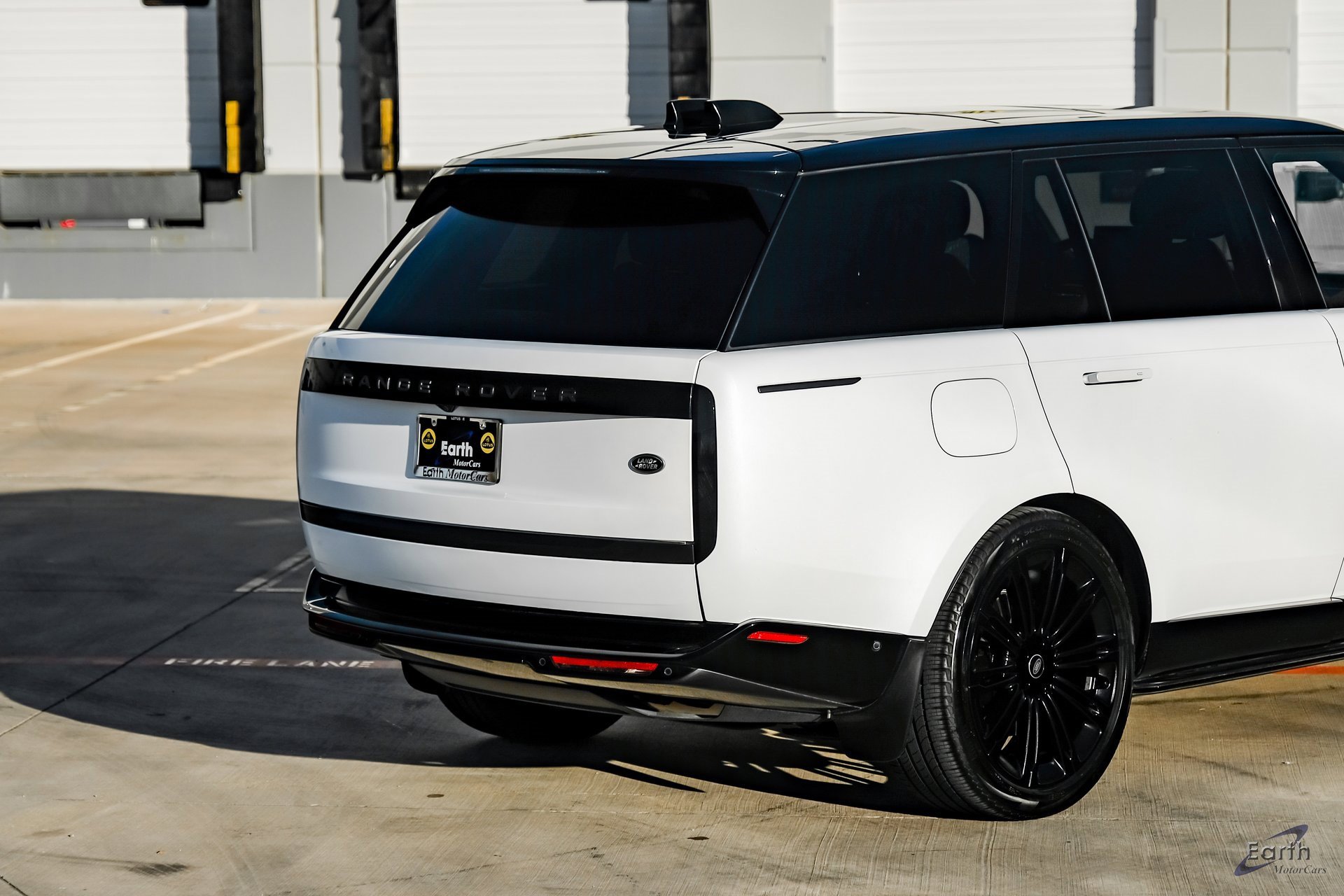 Used 2023 Land Rover Range Rover Long Wheelbase Autobiography image 14