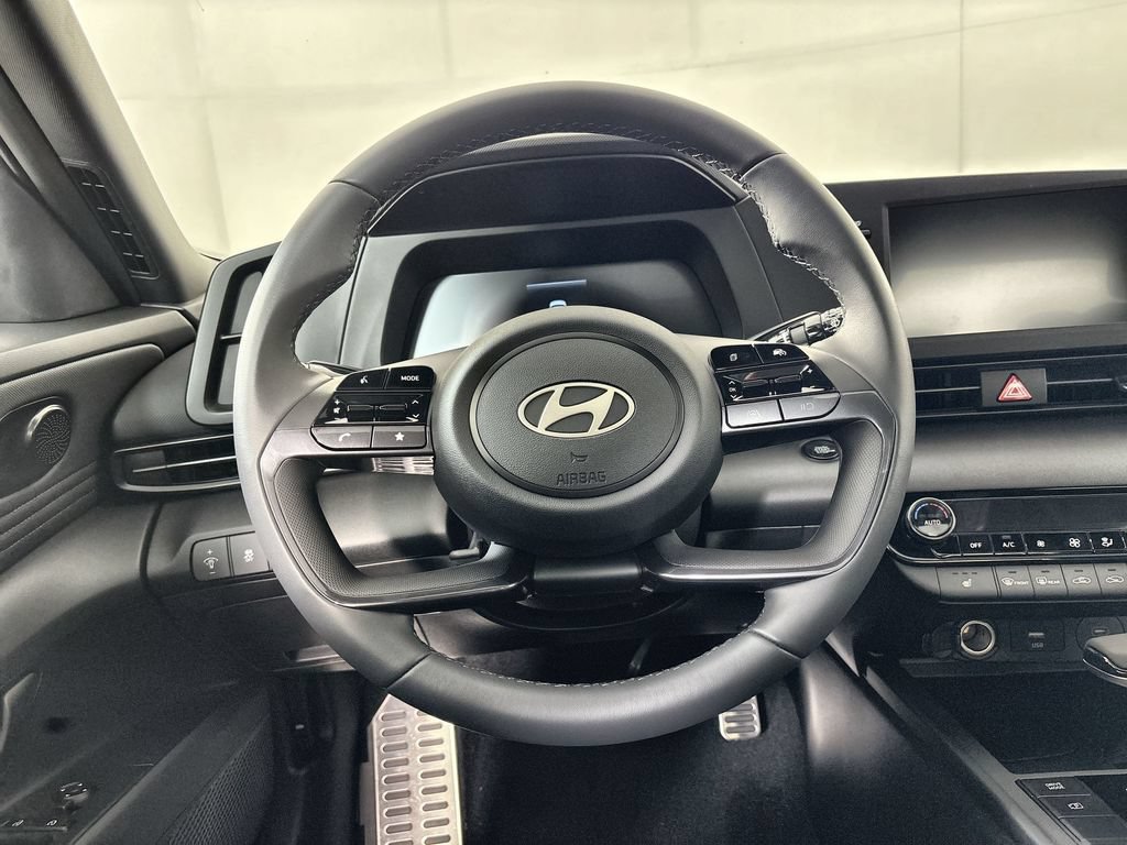 New 2026 Hyundai Elantra SEL Sport FWD image 11