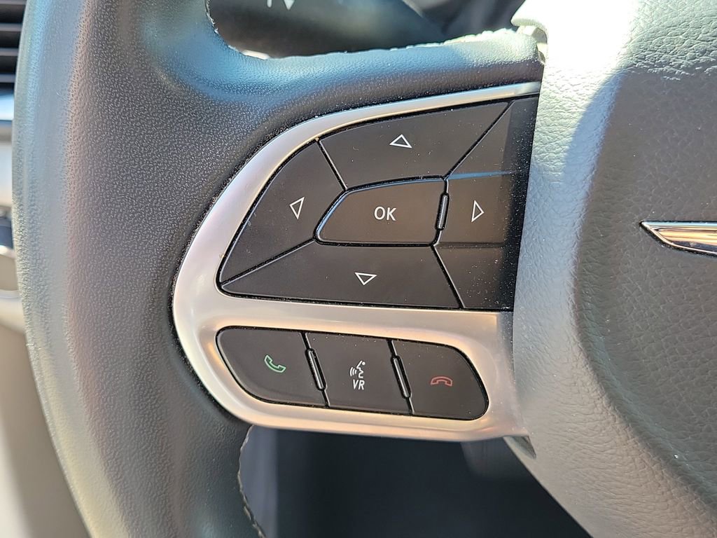 Used 2022 Chrysler Voyager LX image 22