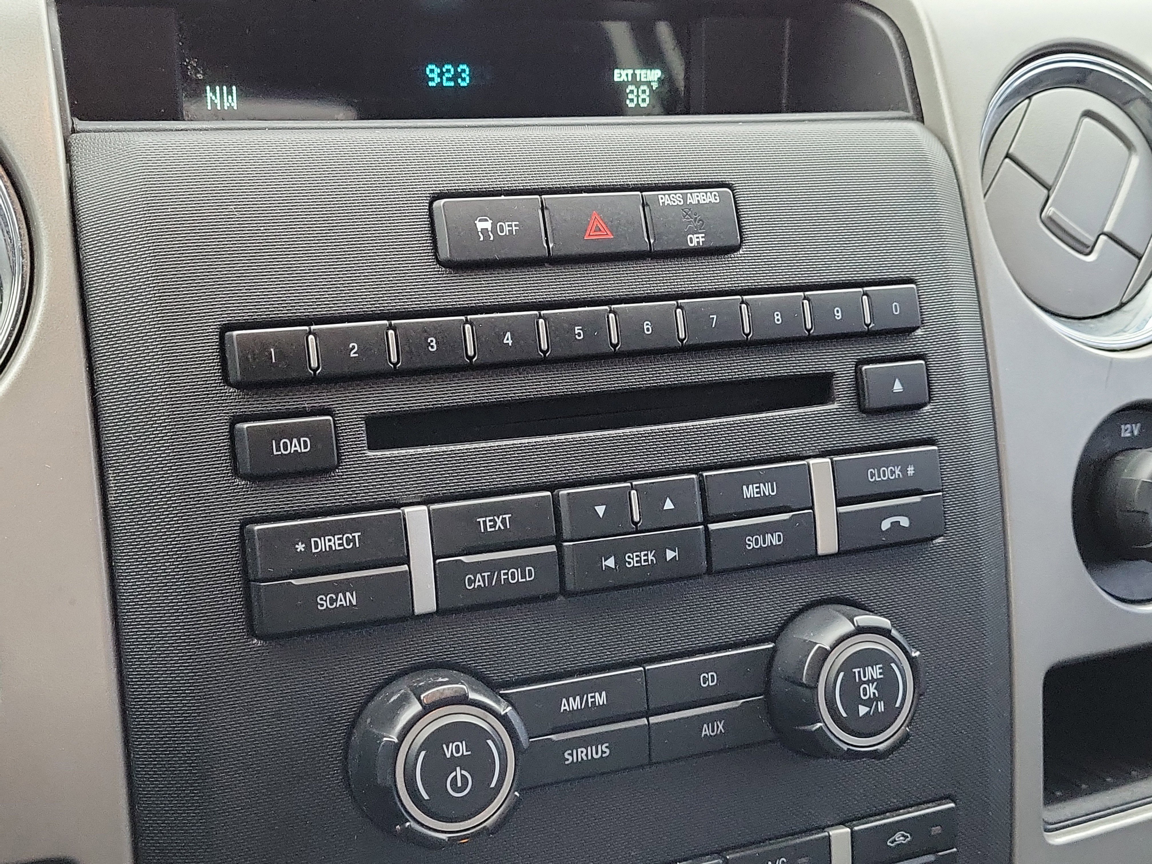 Used 2012 Ford F150 XLT w/ XLT Chrome Pkg image 28