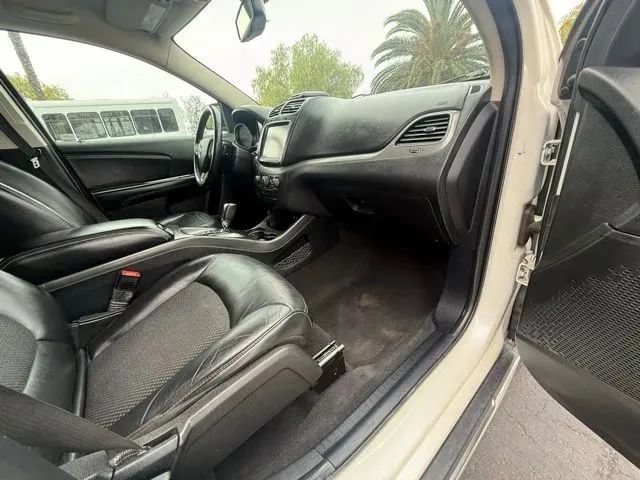 Used 2017 Dodge Journey Crossroad FWD image 10