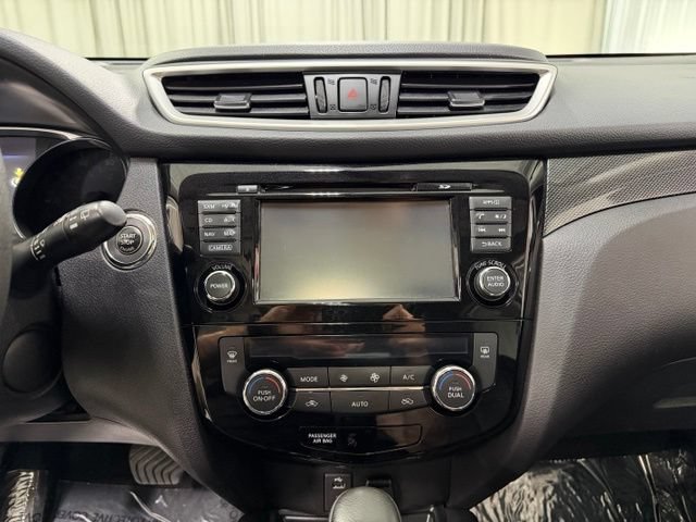 Used 2016 Nissan Rogue SL w/ SL Premium Package AWD/4WD image 14