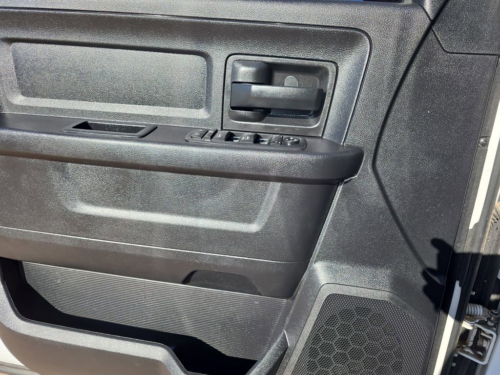 Used 2016 RAM 2500 Tradesman w/ Chrome Appearance Group image 25