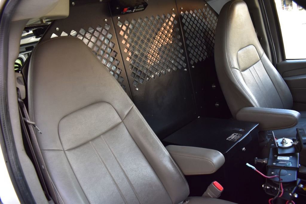 Used 2014 Chevrolet Express 2500 image 17