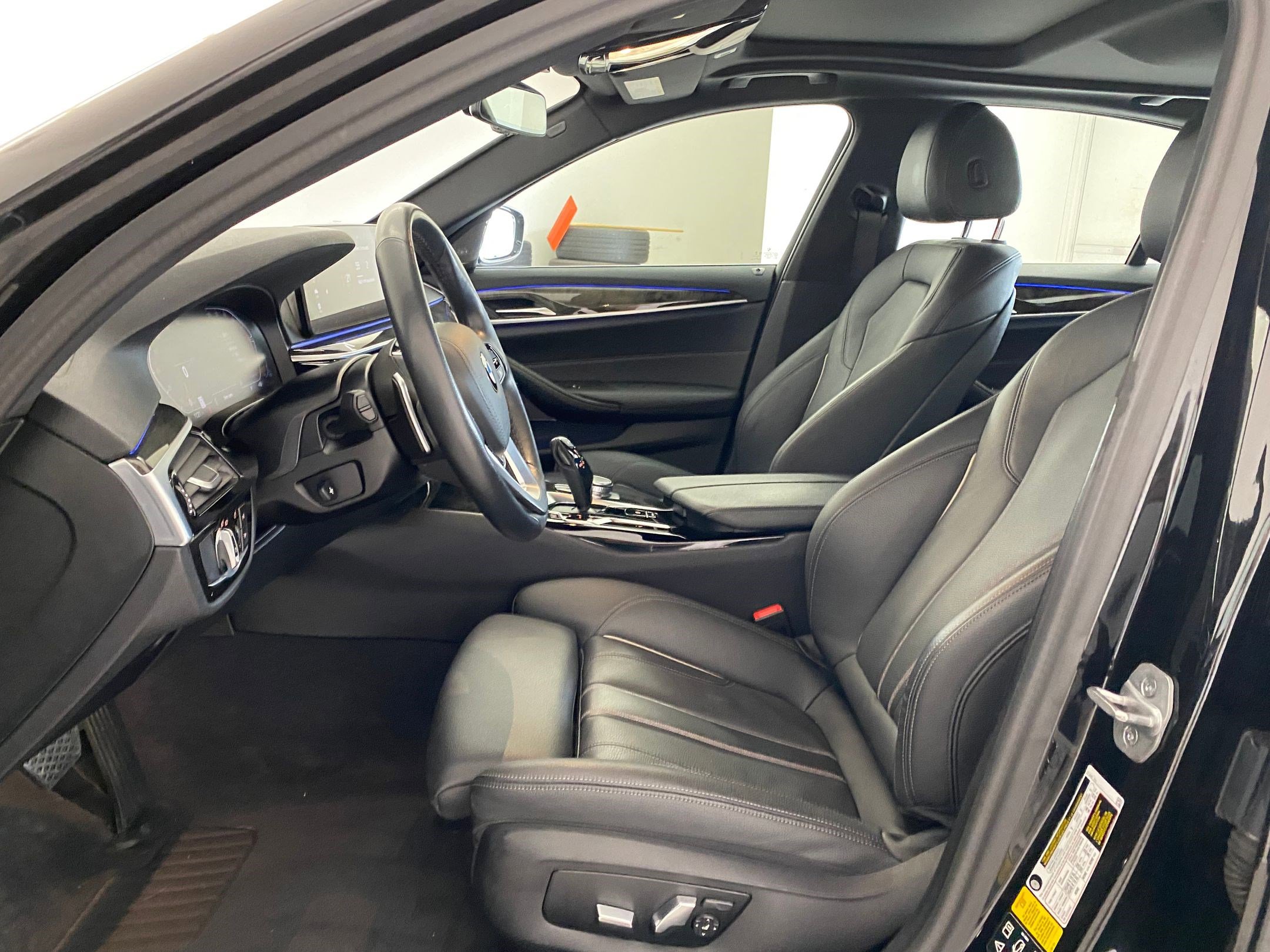 Certified 2023 BMW 540i xDrive w/ Premium Package image 5