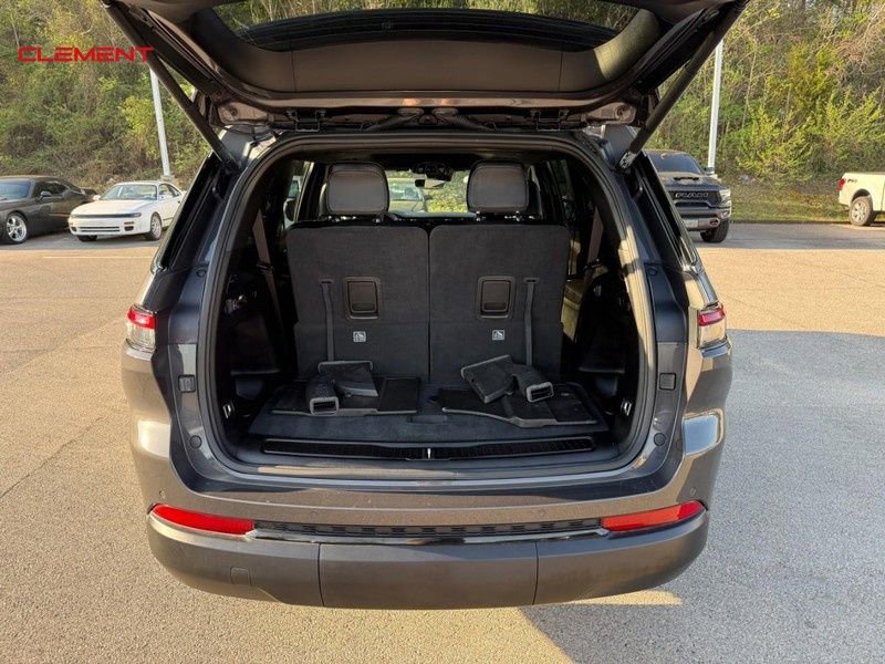 Used 2023 Jeep Grand Cherokee L Laredo AWD/4WD image 6