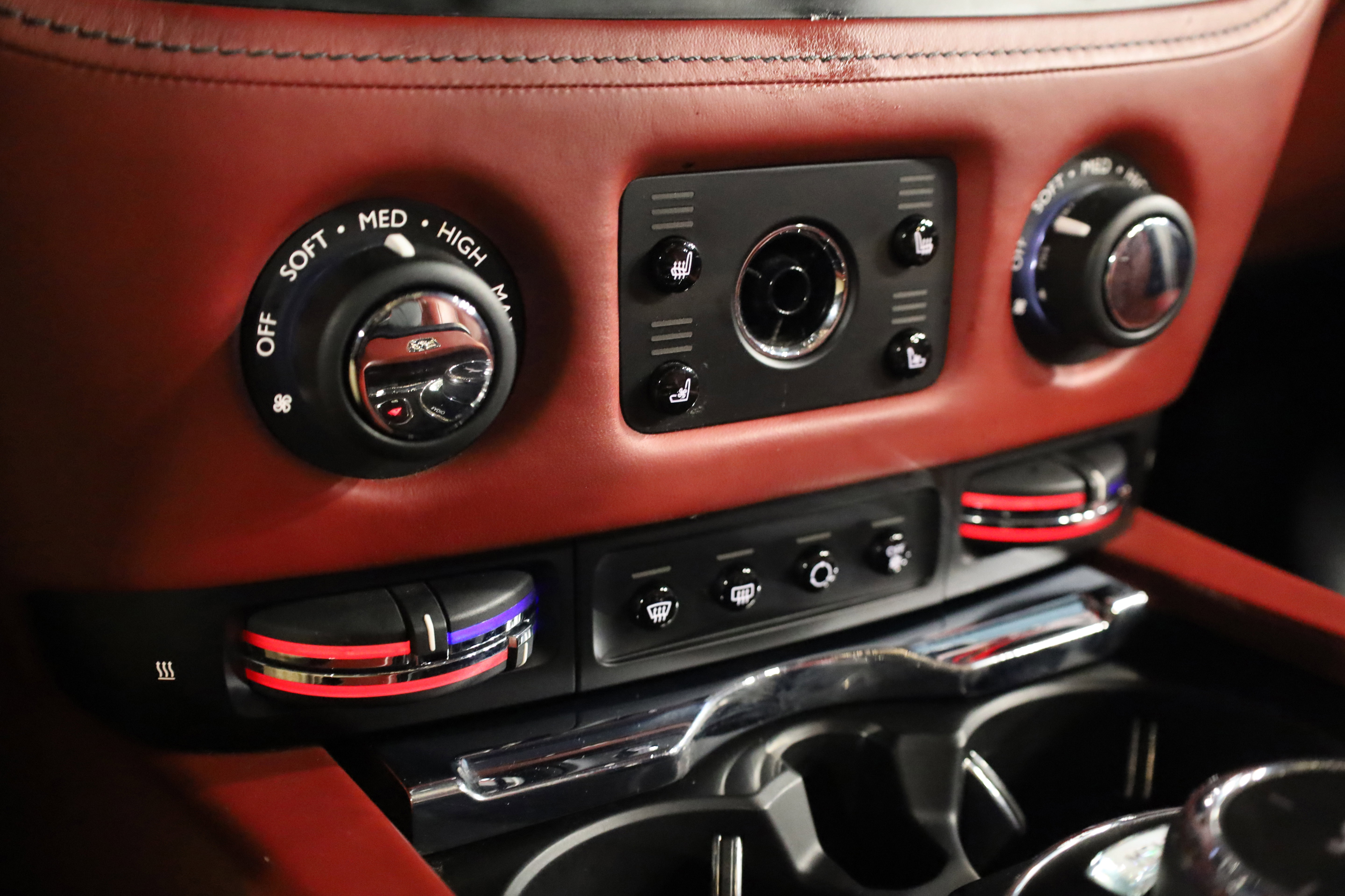 Used 2017 Rolls-Royce Ghost image 32