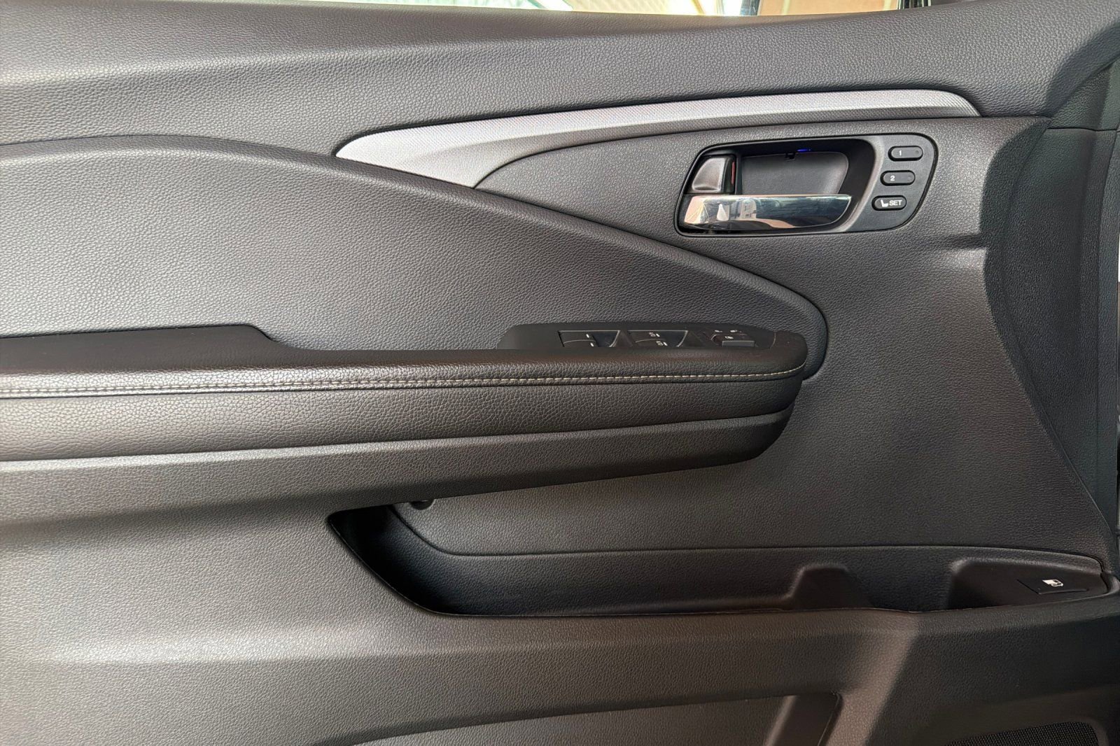 Used 2023 Honda Ridgeline RTL-E image 12