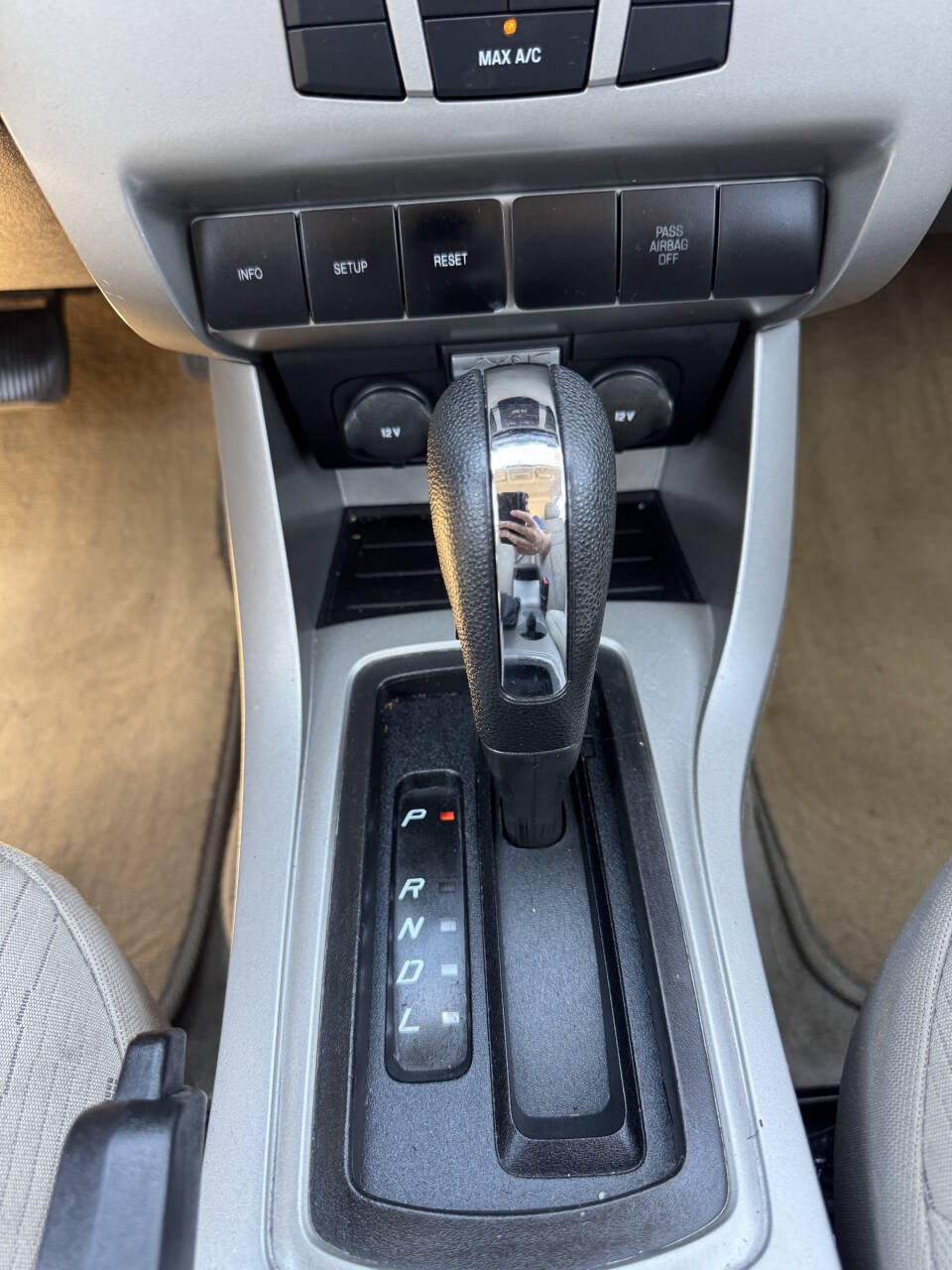 Used 2009 Ford Focus SE FWD image 17