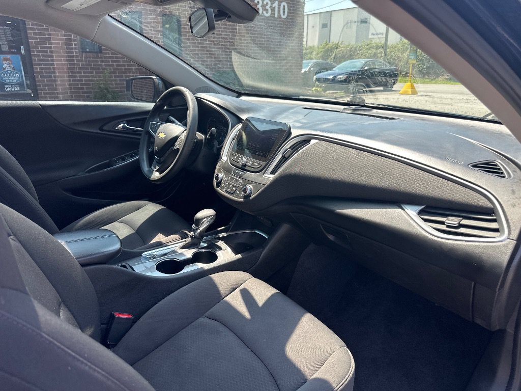 Used 2022 Chevrolet Malibu LT FWD image 24