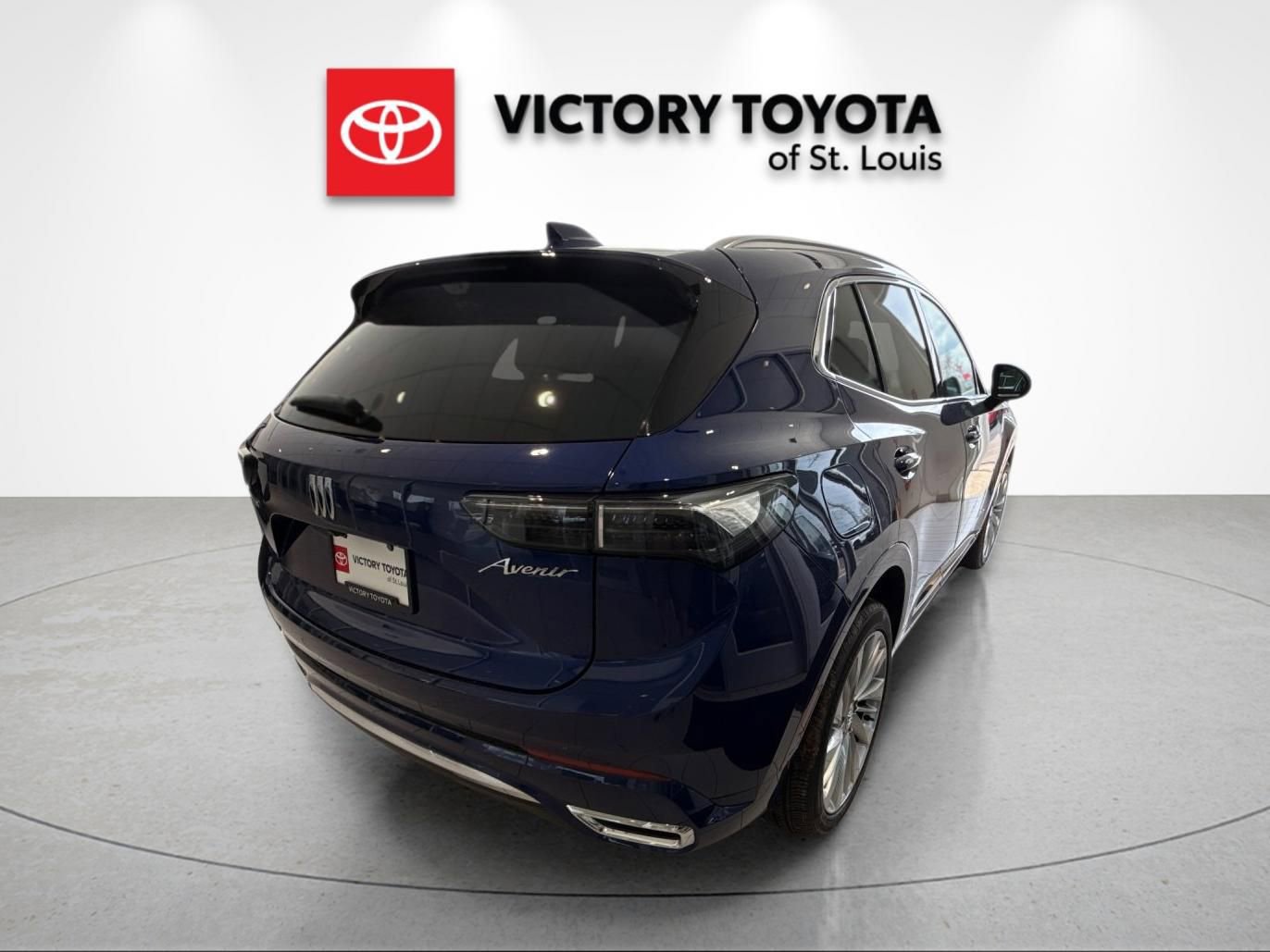 Used 2024 Buick Envision Avenir image 3