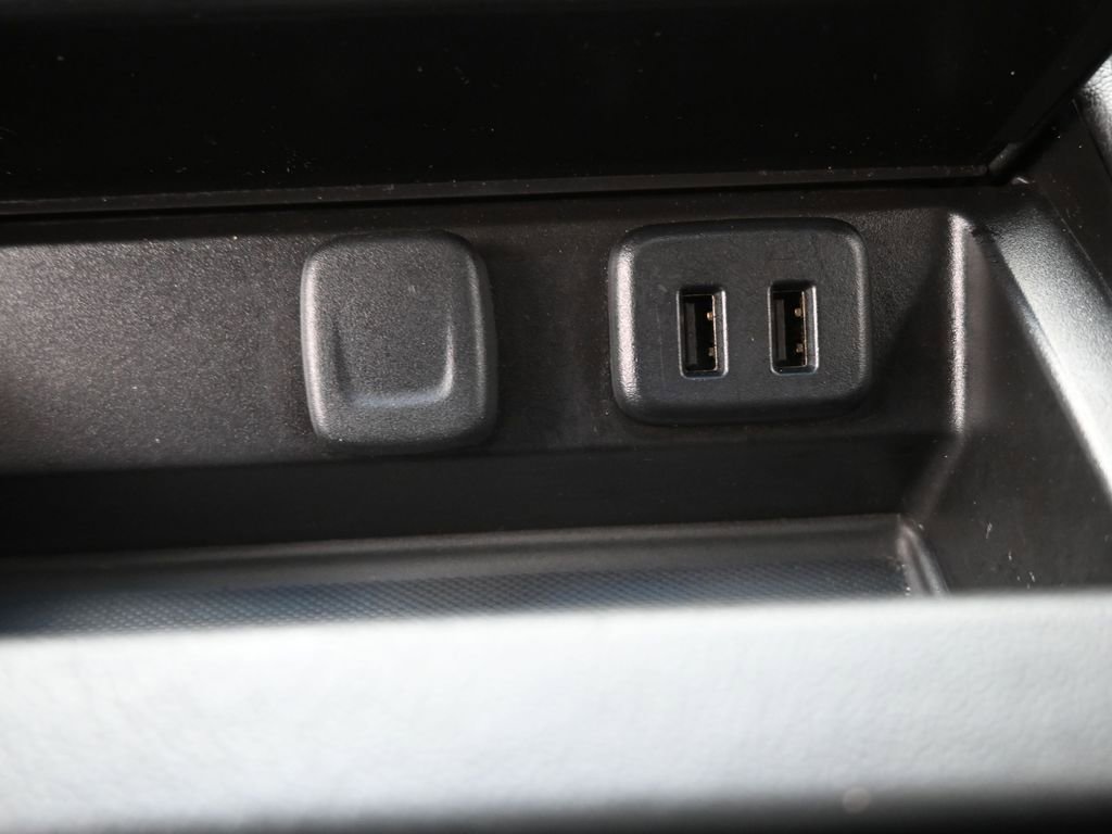 Used 2017 GMC Yukon Denali w/ Open Road Package image 4