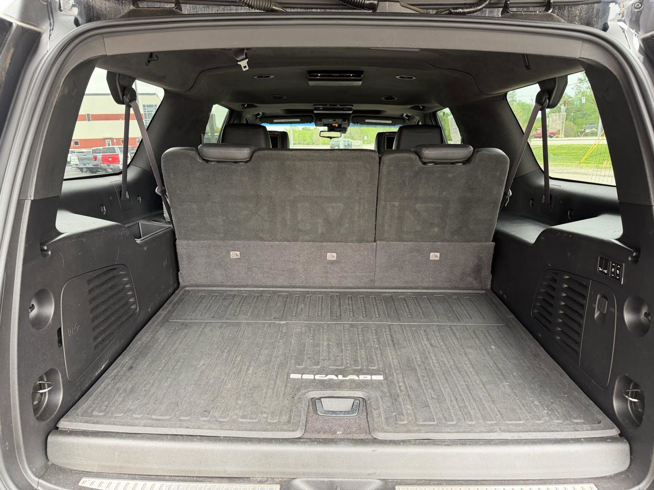 Used 2017 Cadillac Escalade ESV Platinum image 15