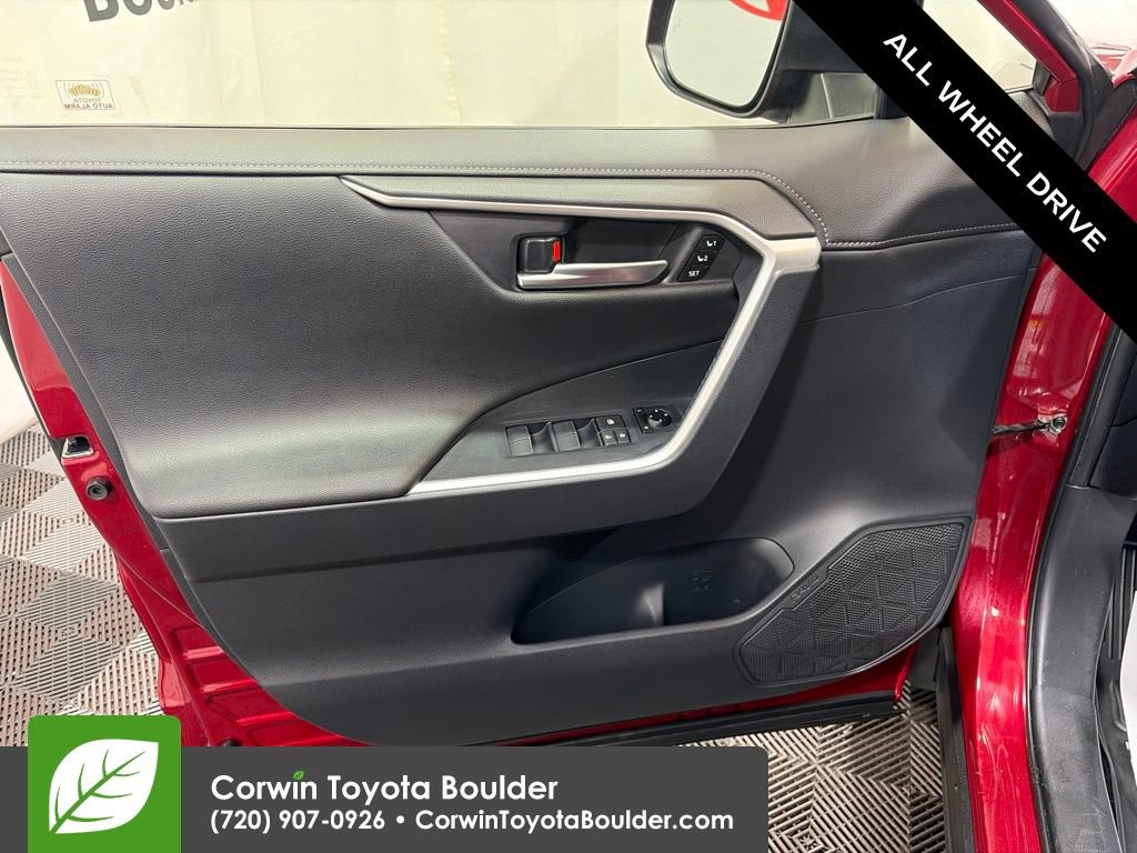 Used 2019 Toyota RAV4 Limited w/ Cold Weather Package AWD/4WD image 21