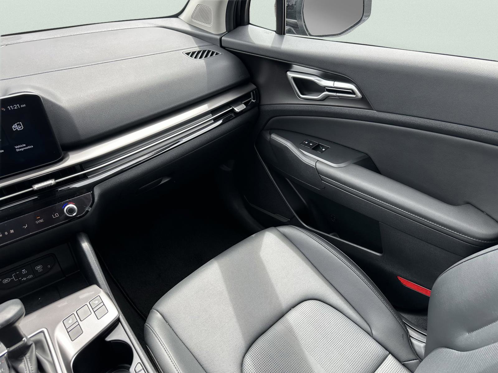 Used 2026 Kia Sportage EX w/ EX Panorama Roof Package FWD image 16