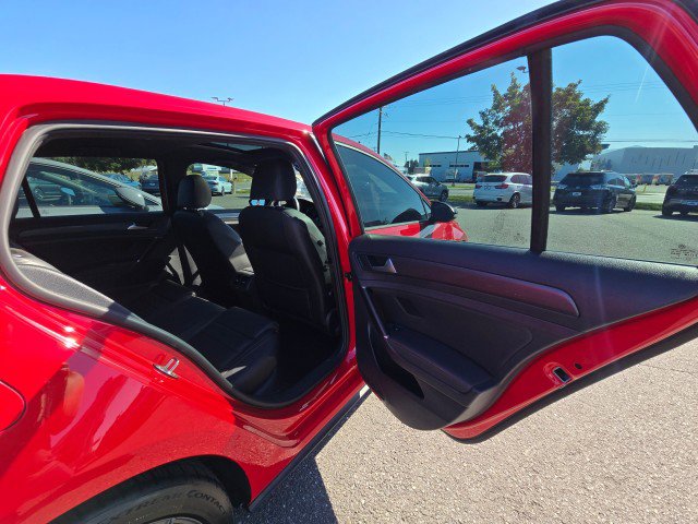 Used 2021 Volkswagen GTI SE image 13