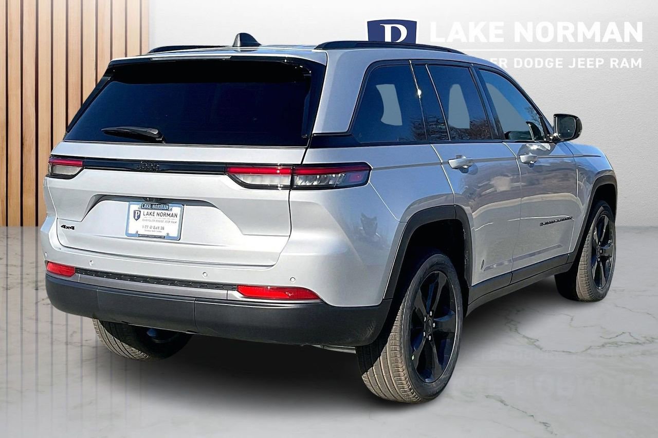 New 2026 Jeep Grand Cherokee Limited w/ Limited Altitude Package image 9
